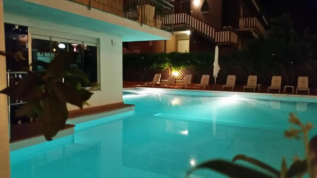 Hotel Delfino Milano Marittima 3*,  Italia