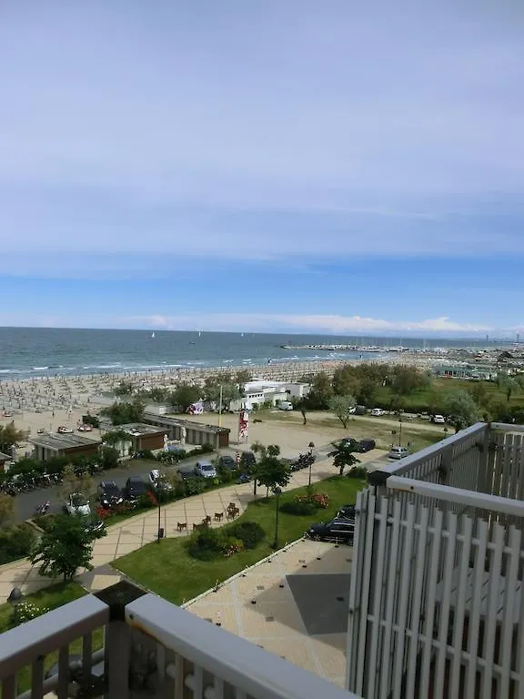 Hotel Delfino Milano Marittima 3*,